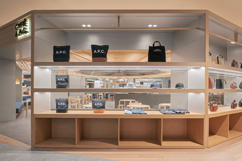 a.p.c. 在韩国开出自家咖啡店,除了卖咖啡还卖各种周边